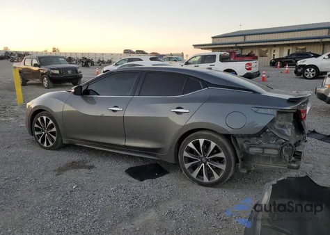 2017 Nissan Maxima 3.5S z USA, uszkodzony, nr VIN 1N4AA6AP1HC383673